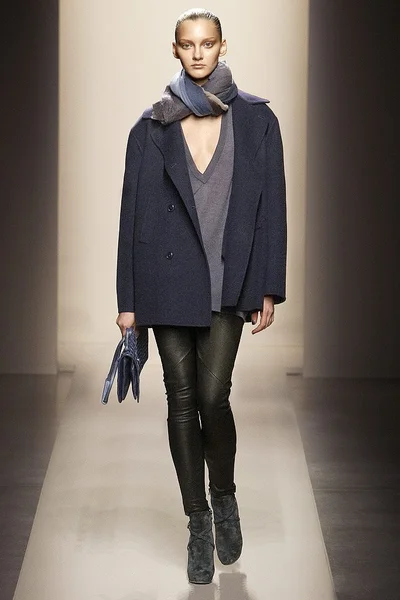 Look 10